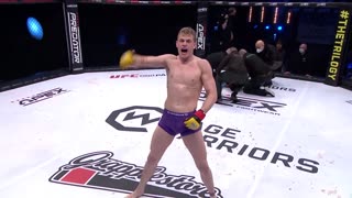 Ian Garry's Headkick KO