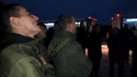 Released from Ukrainian captivity sing the anthem of Russia.
