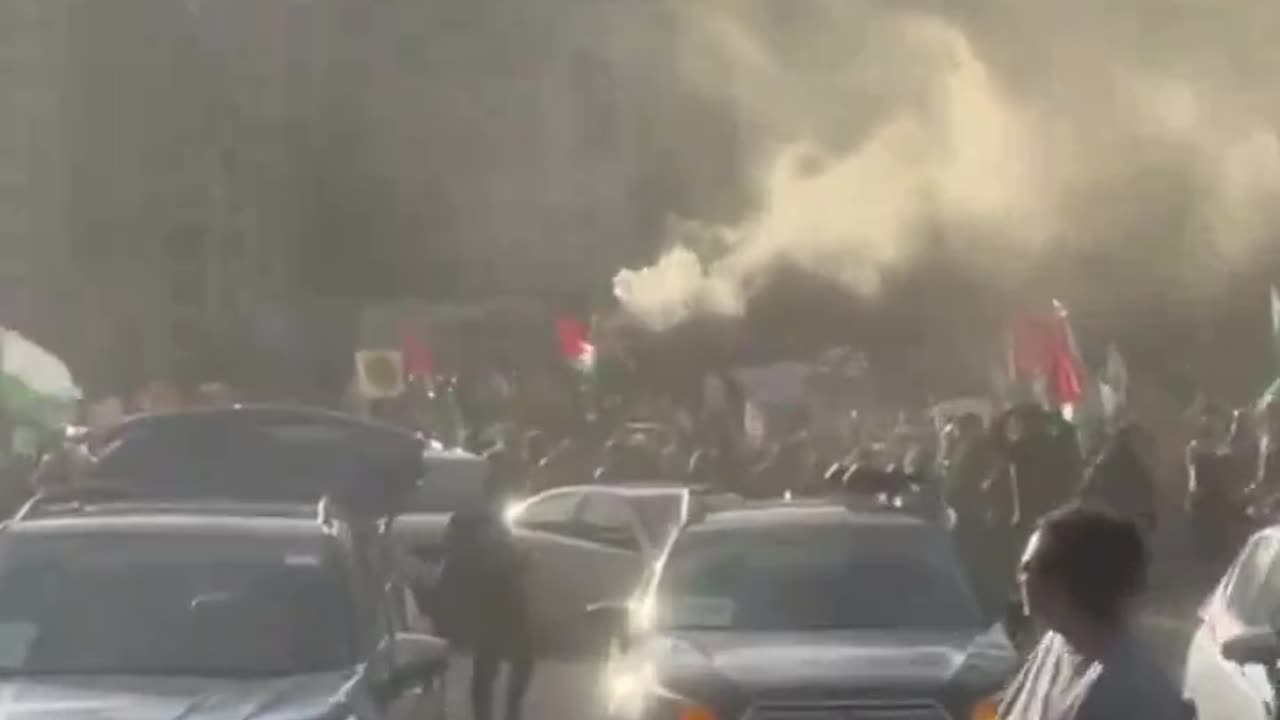 🚨BREAKING: Palestine Protesters Bring the I-5 Highway to a complete Standstill, Blocking All Traffic