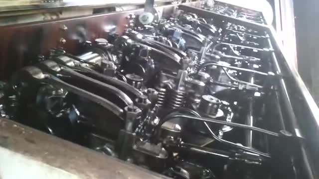 SD 40 locomotive engine start up