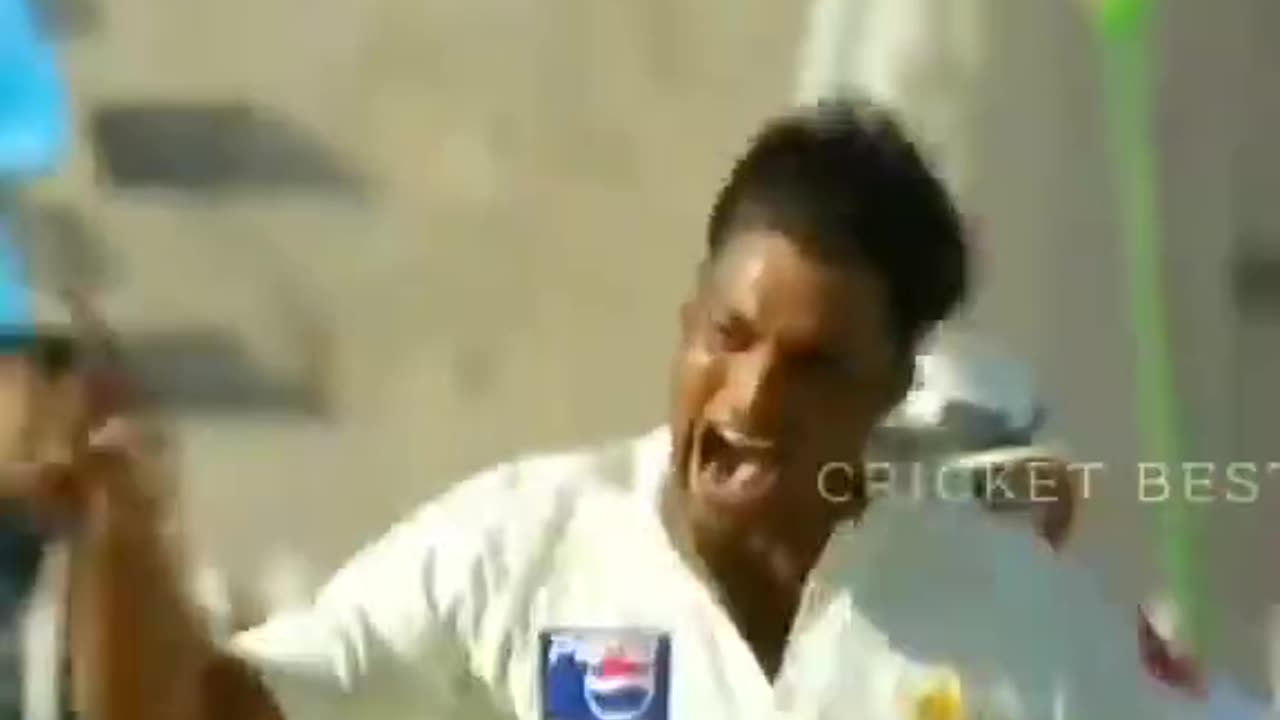 See What Happen when Shoaib Akhtar Bowling with 156 of speed to VVS Laxman