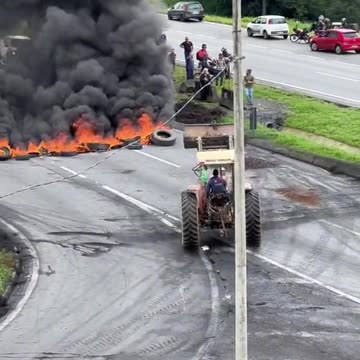 European Farmer's Block Roads To Prevent Government Seizures Of Their Property - Summer 2022