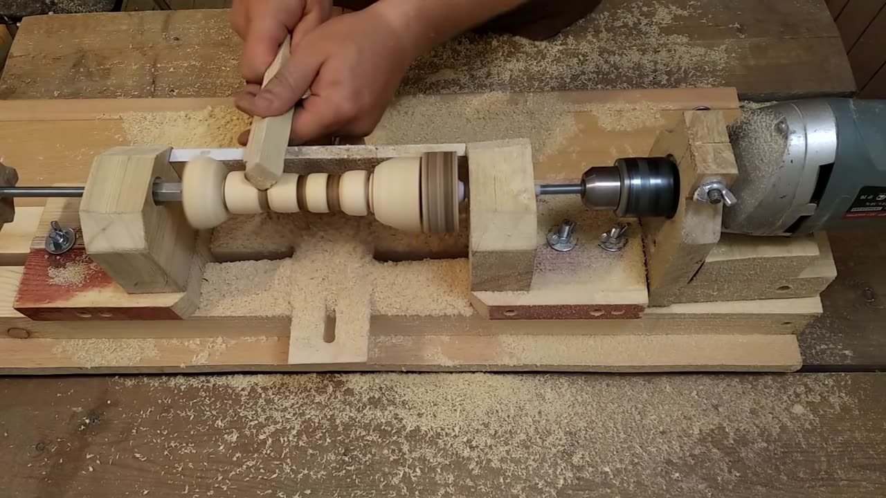 3 in 1 Homemade Lathe Machine. Part 1 - Drill Powered Wooden Lathe