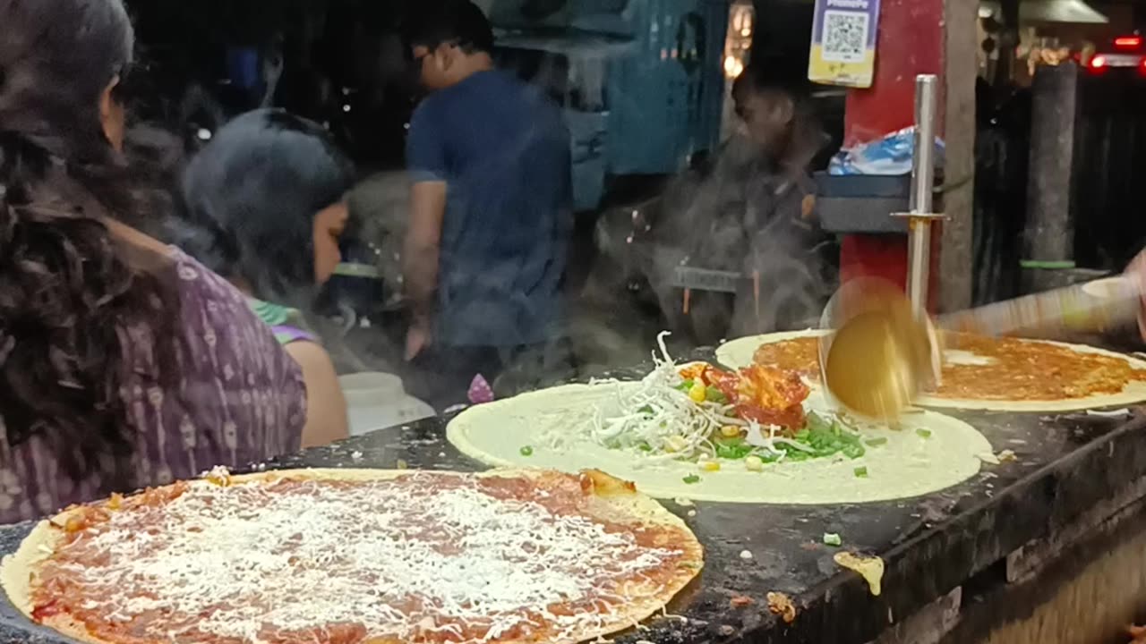 Indian Street food - Cheese dosa at same time