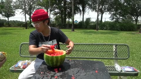 WATERMELON vs 500 RUBBER BANDS!! **funny challenge w/ lil brother**