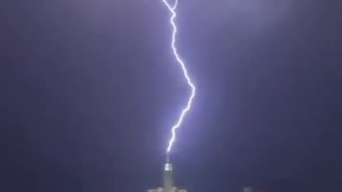 Makkah main tofani barish