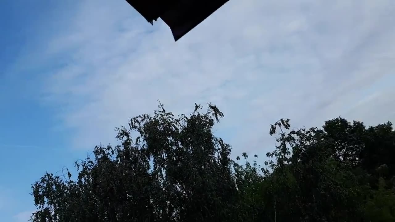 Himmel in Berlin am 22.07.2023 um 19 Uhr