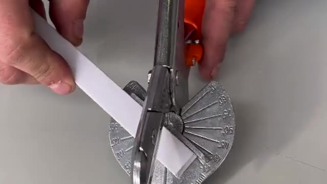 Amazing, a versatile pair of scissors that gets your job done right