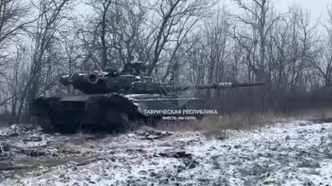 🇬🇧🇺🇦A Russian tank is working on the positions of the Armed Forces of Ukraine