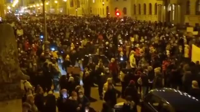 Ben Harnwell GETTR- BERLIN- Tens of thousands protest against their government’s