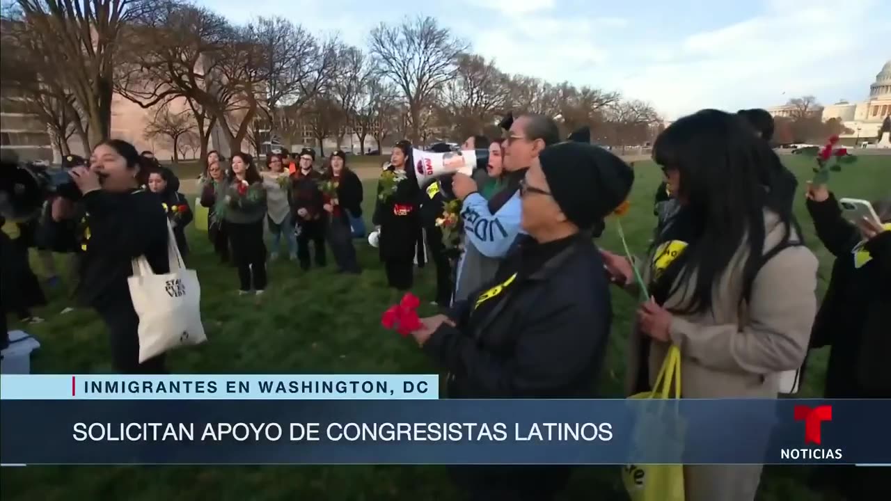 Atemorizados por las amenazas de Trump, inmigrantes imploran protecciones en Washington D.C.