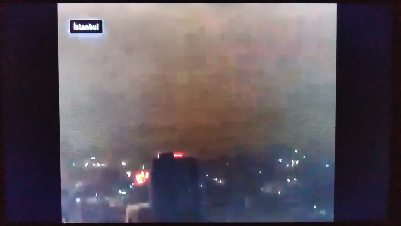 (OMEN) CLOUD BRINGS COMPLETE DARKNESS TO..- AHRAN AHMATH GA