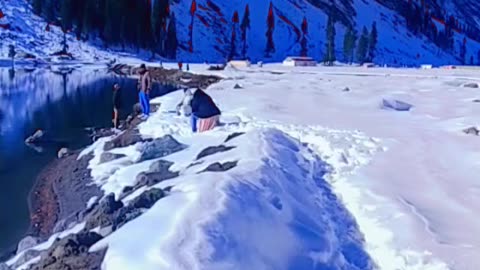 Beautiful Snow bed at Mahodand lake