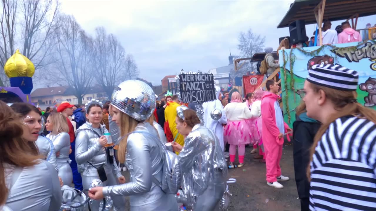 Fasching/Carnival: Sand am Mail Germany