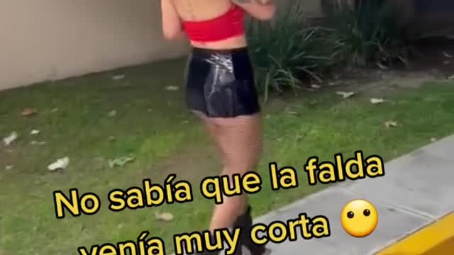 #faldacorta #ellabailaasi #tiktokhalloween #diabla #disfraz