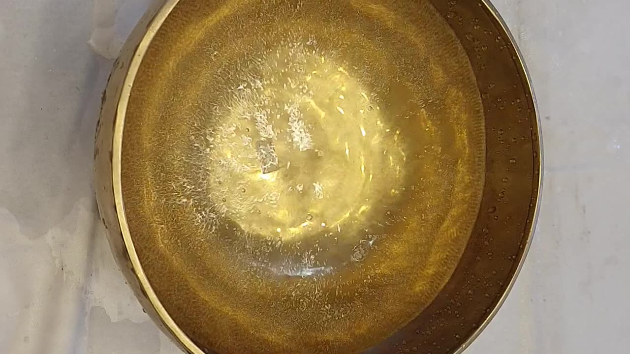 Singingbowl with water