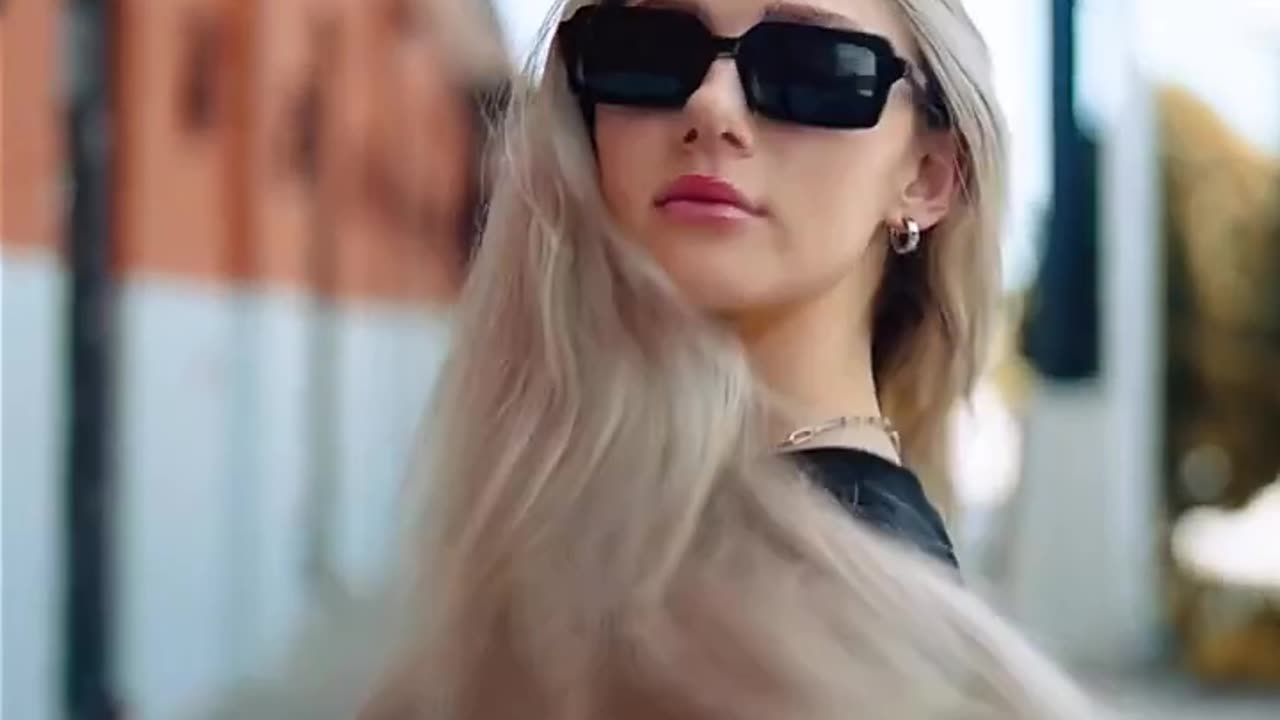 Girl gym trands modern day version