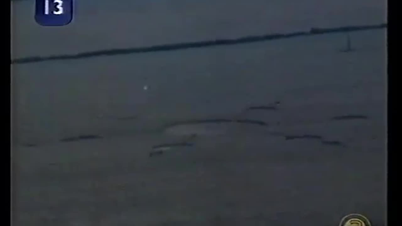 Ufo making crop circle - Ufos are spirit orbs of light