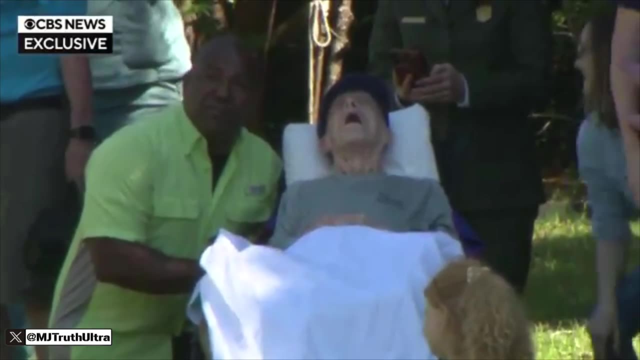 Jimmy Carter was wheeled outside to watch a flyover for his 100th birthday