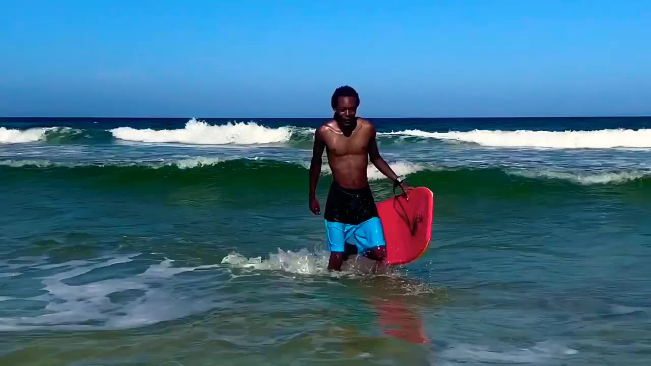 “How To Quarantine” 😂 Crescent Beach 🏄🏽♂️ ~ Programing