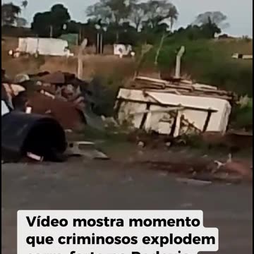 Vídeo circula mostrando explosão de carro-forte na Rodovia Anhanguera