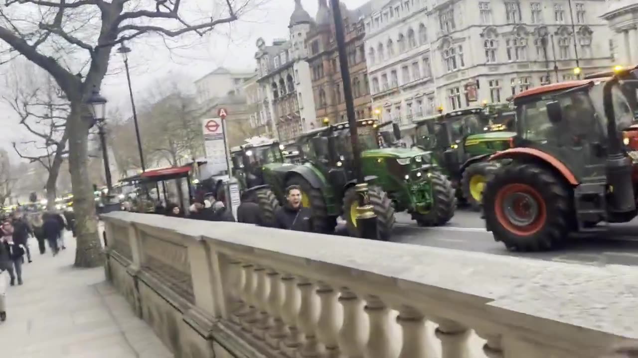 🚨🇬🇧 UK Farmers take over London.