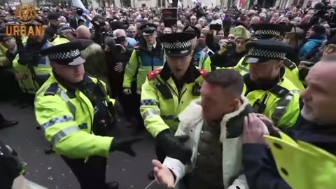 LONDON—Activist and journalist @TRobinsonNewEra has been detained