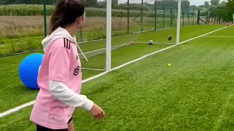 GIANT BALL PENALTY CHALLENGE 🔵😱