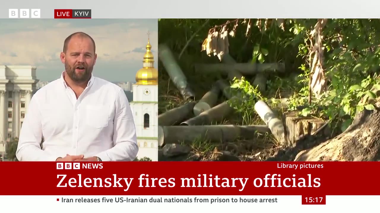 Zelensky sacks top Ukraine army officialsfollowing corruption allegations