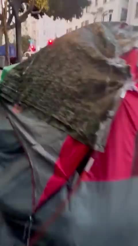 San Francisco.Joe Biden pays the pensions of Ukrainians but in US cities homeless people..