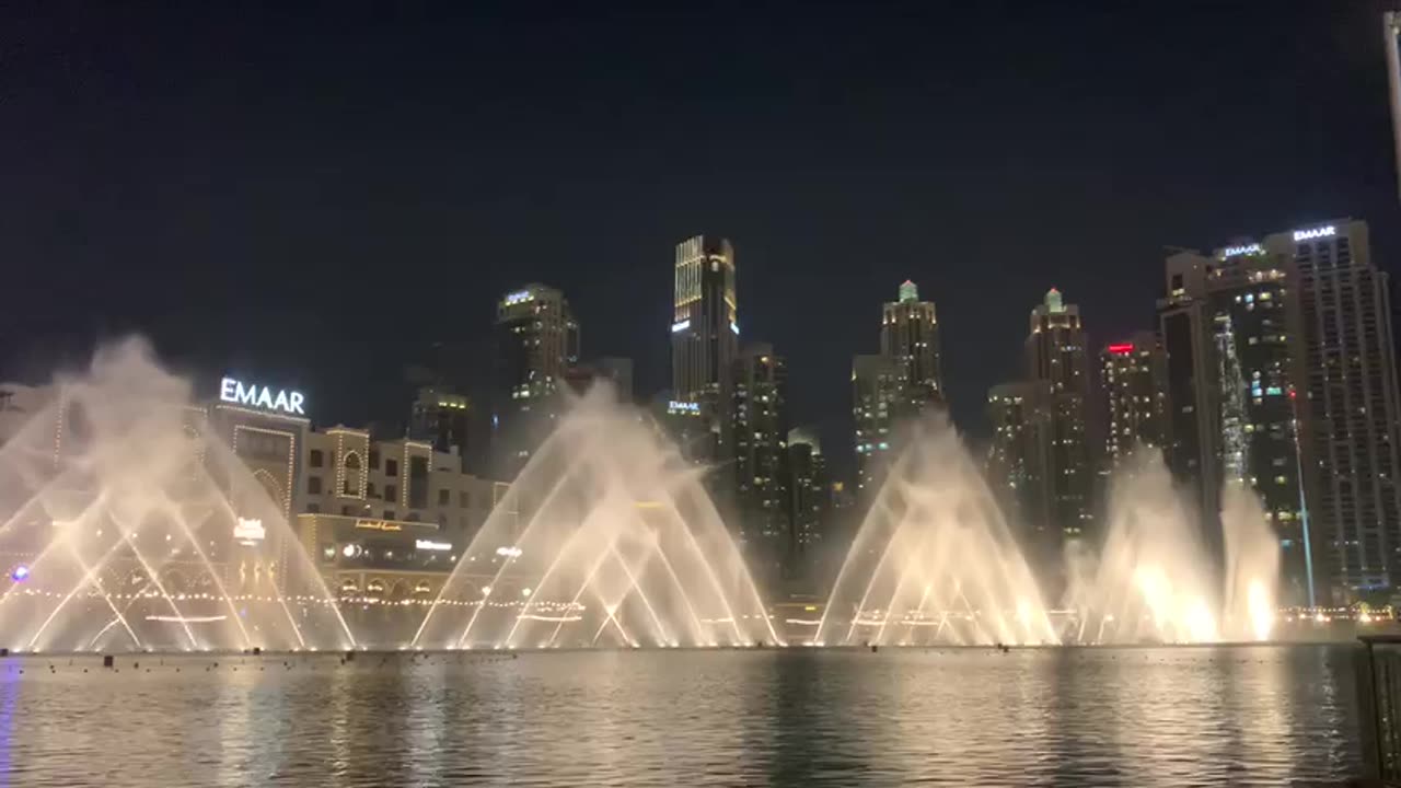 Dancing fountains