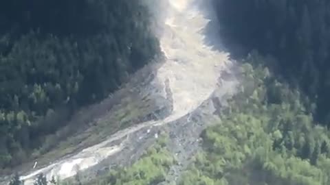Incredible avalanche caught while golfing in Pemberton, BC.