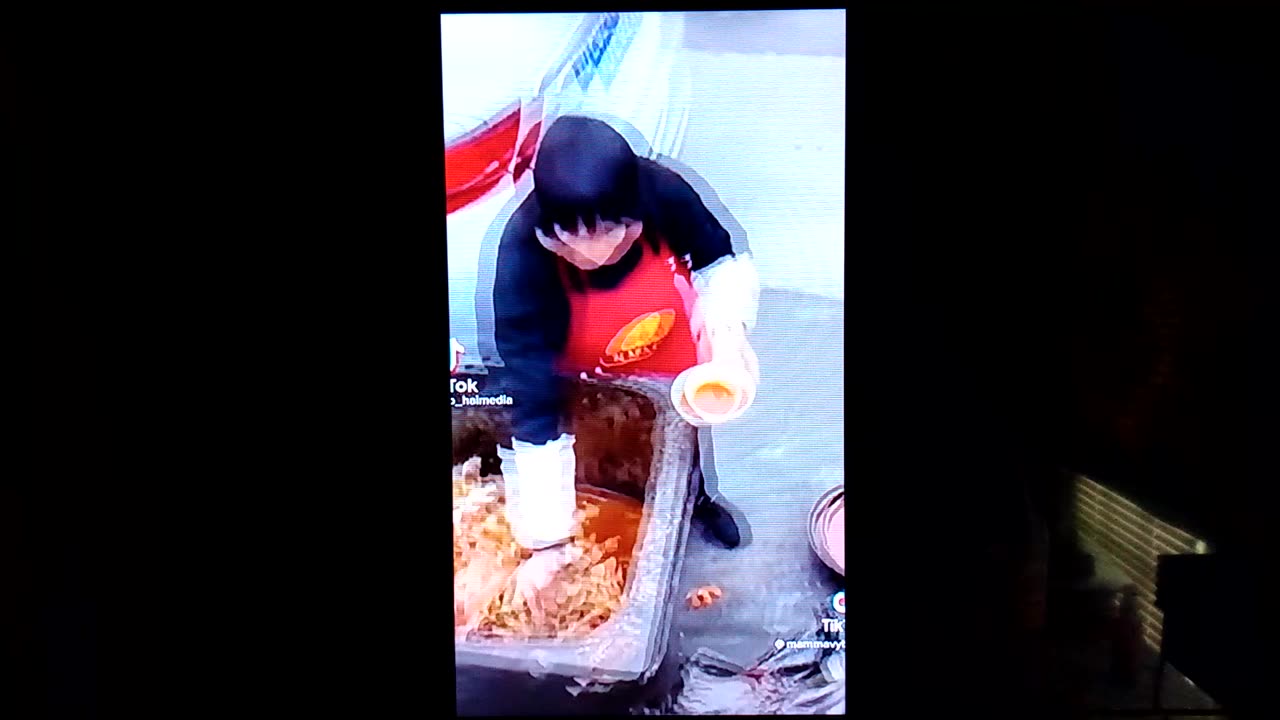 LEAVE THESE MOABITE RESTAURANT ALONE- ENDURE THESE LAST DAYZ!...