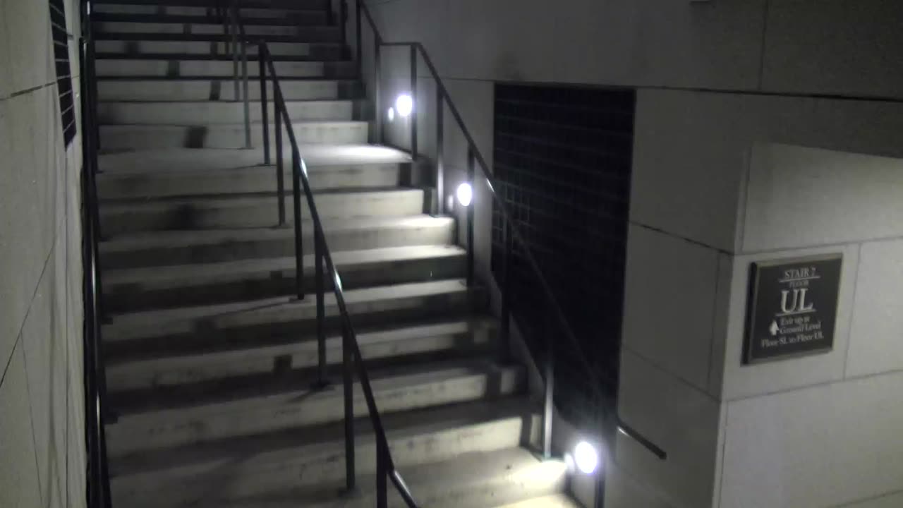 7172CVC00Stairs7-9Exterior_2021-01-05_06h00min00s177ms.mp4