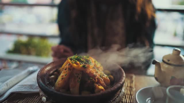 Did you try to eat this dish by its name, Tajine, it is of Moroccan origin, how delicious it is
