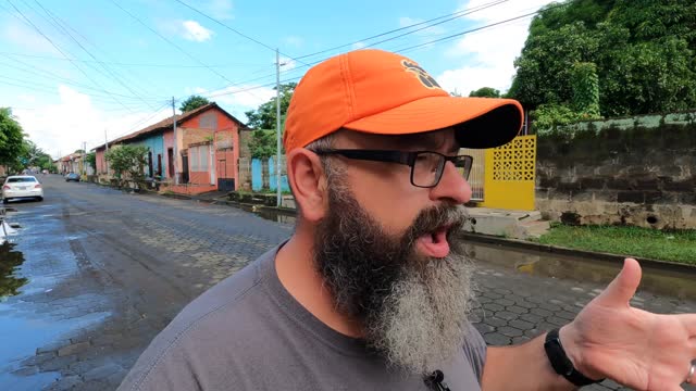 House Flood, Nicaraguan Food Delivery, Clive Goes to the Vet | Vlog 21 September 2022