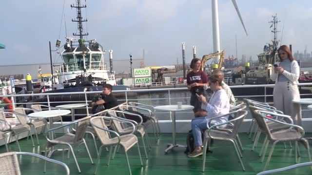 Cruise Excursie door Maasvlakte 2, net als in Dubai, opgespoten Eilanden.