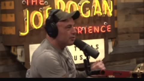 Joe Rogan gave 1000$ to each of his daughter's friends who could survive the cold