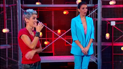 HIS VOICE MAKES THEM CRY! PORTUGUESE GUY SINGS WHEN WE WERE YOUNG BY ADELE ON THE VOICE 2021!