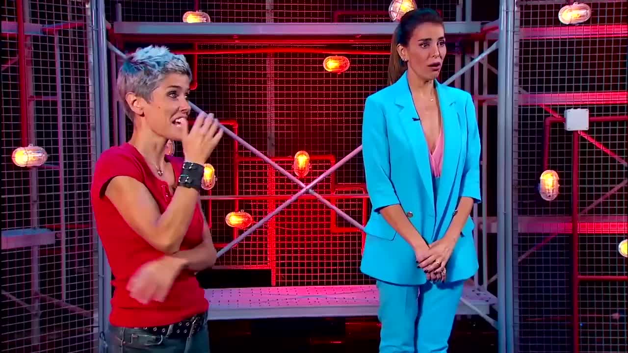 HIS VOICE MAKES THEM CRY! PORTUGUESE GUY SINGS WHEN WE WERE YOUNG BY ADELE ON THE VOICE 2021!