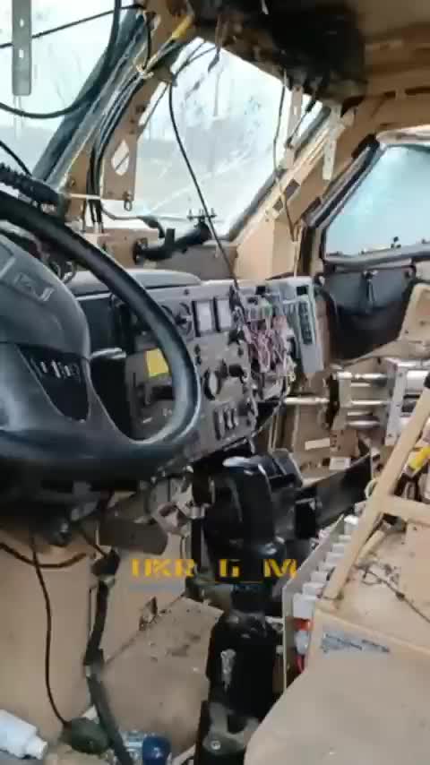 🇬🇧🇺🇦Destroyed British armored vehicle HUSKY