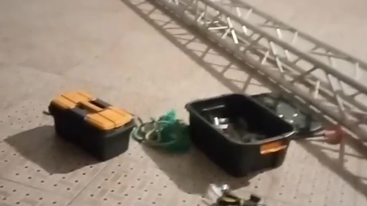 تركيب الشاشات والتوصيل