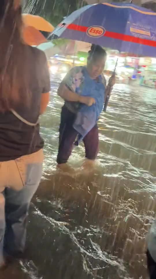 Thailand: The city of Bangkok has been flooded today!