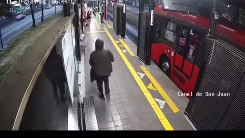Homeless man throws female police officer under the bus.