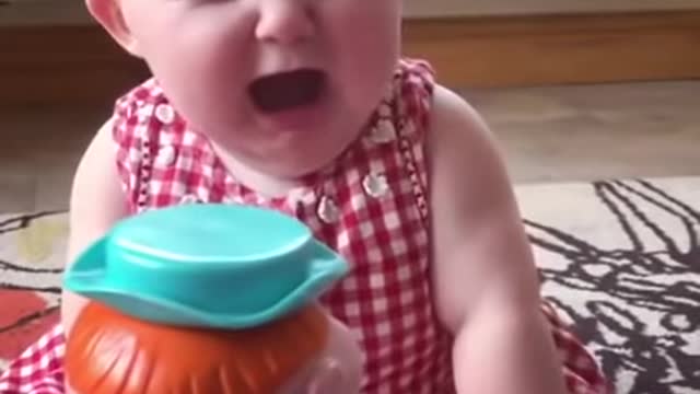 Baby crying very Pity watch this video