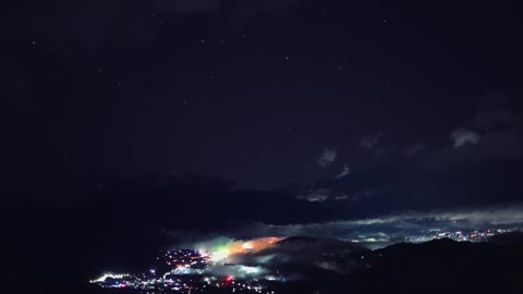 雨上がりの雲海ときれいな流れ星