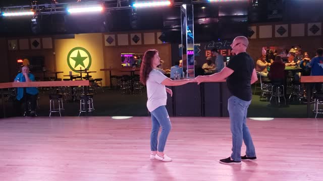 West Coast Swing @ Electric Cowboy with Wes Neese 20220911 193050