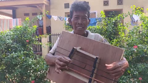 FUNNY BETOT BASKER BRINGING YOUR OWN CORONA SONG!