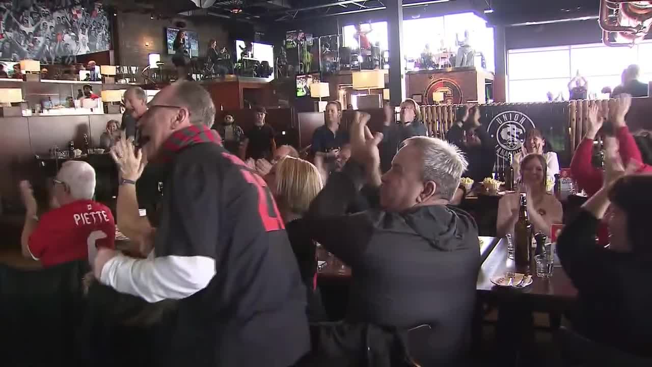 The moment fans go crazy after historic Canadian goal