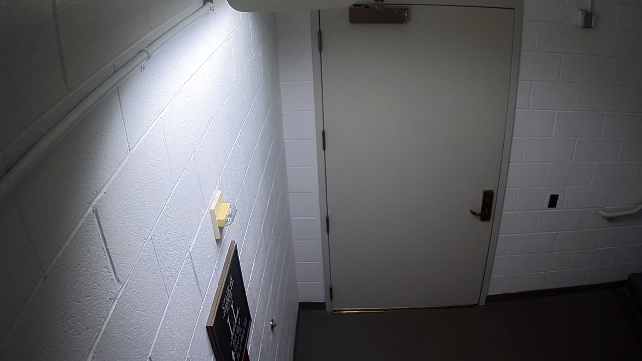 7043CVCLLStair48_2021-01-05_01h00min00s293ms.mp4